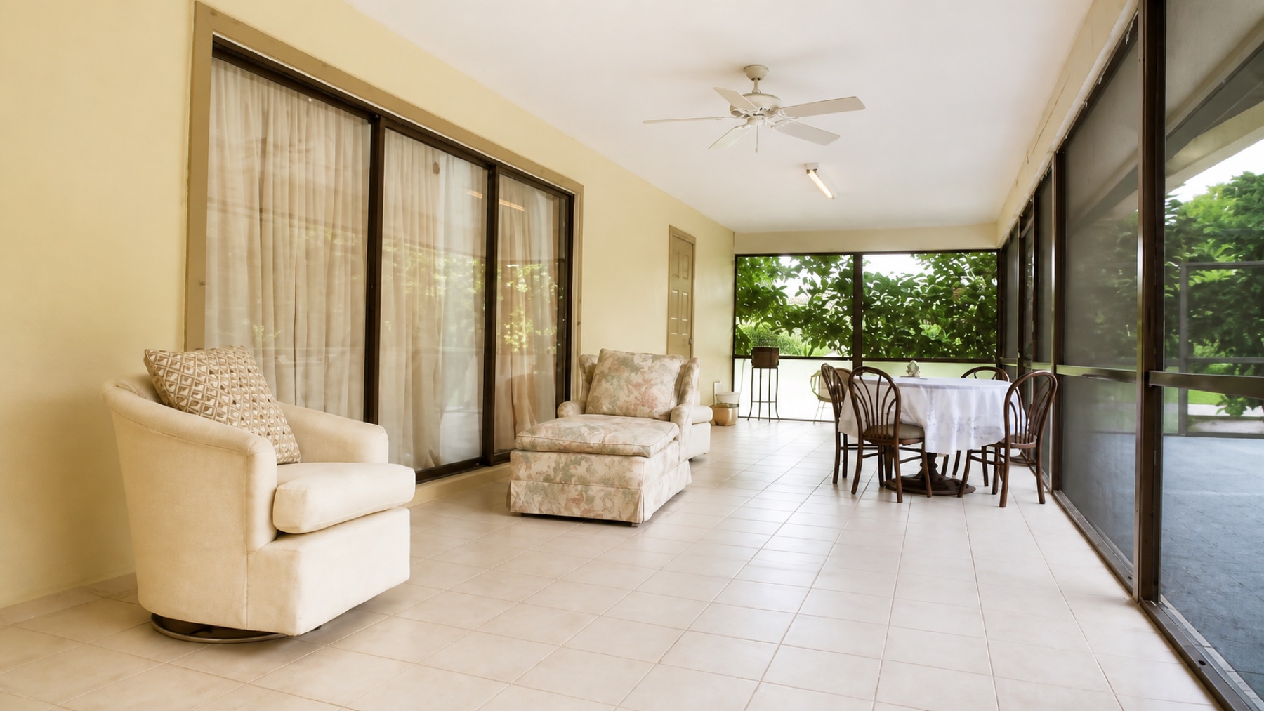Screened patio at Everlasting II